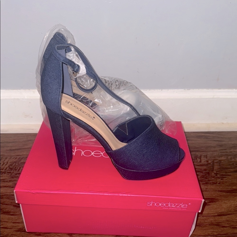 Shoe Dazzle Black Chunky Heel Ankle Strap Heels